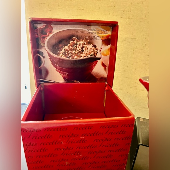 NIB Gourmet du Village Whisk & Bowl Set with box. - Picture 2 of 13